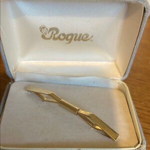 Rogue Gold Geometric Tie Bar